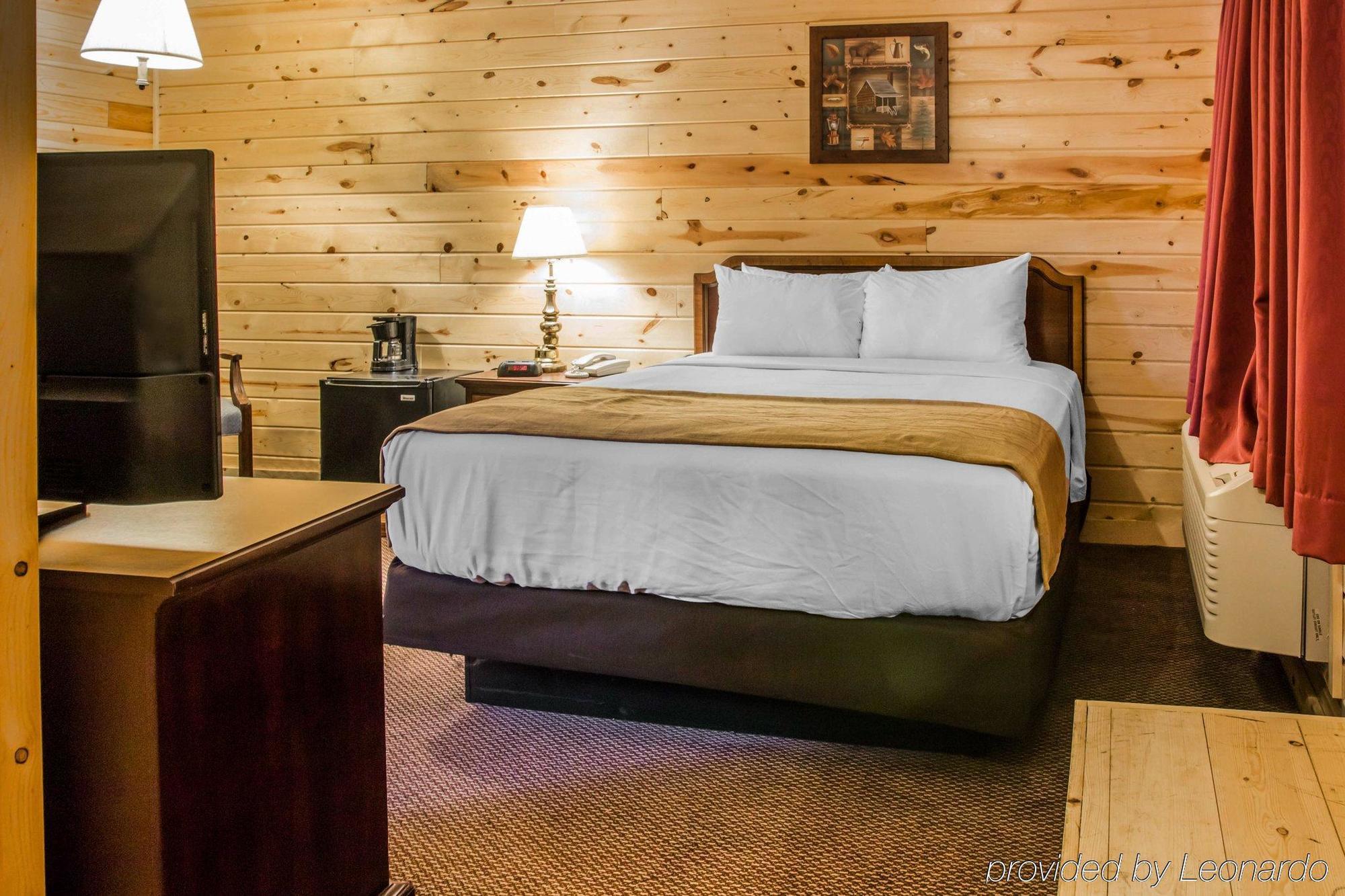 Econo Lodge Bayview Mackinaw City Extérieur photo