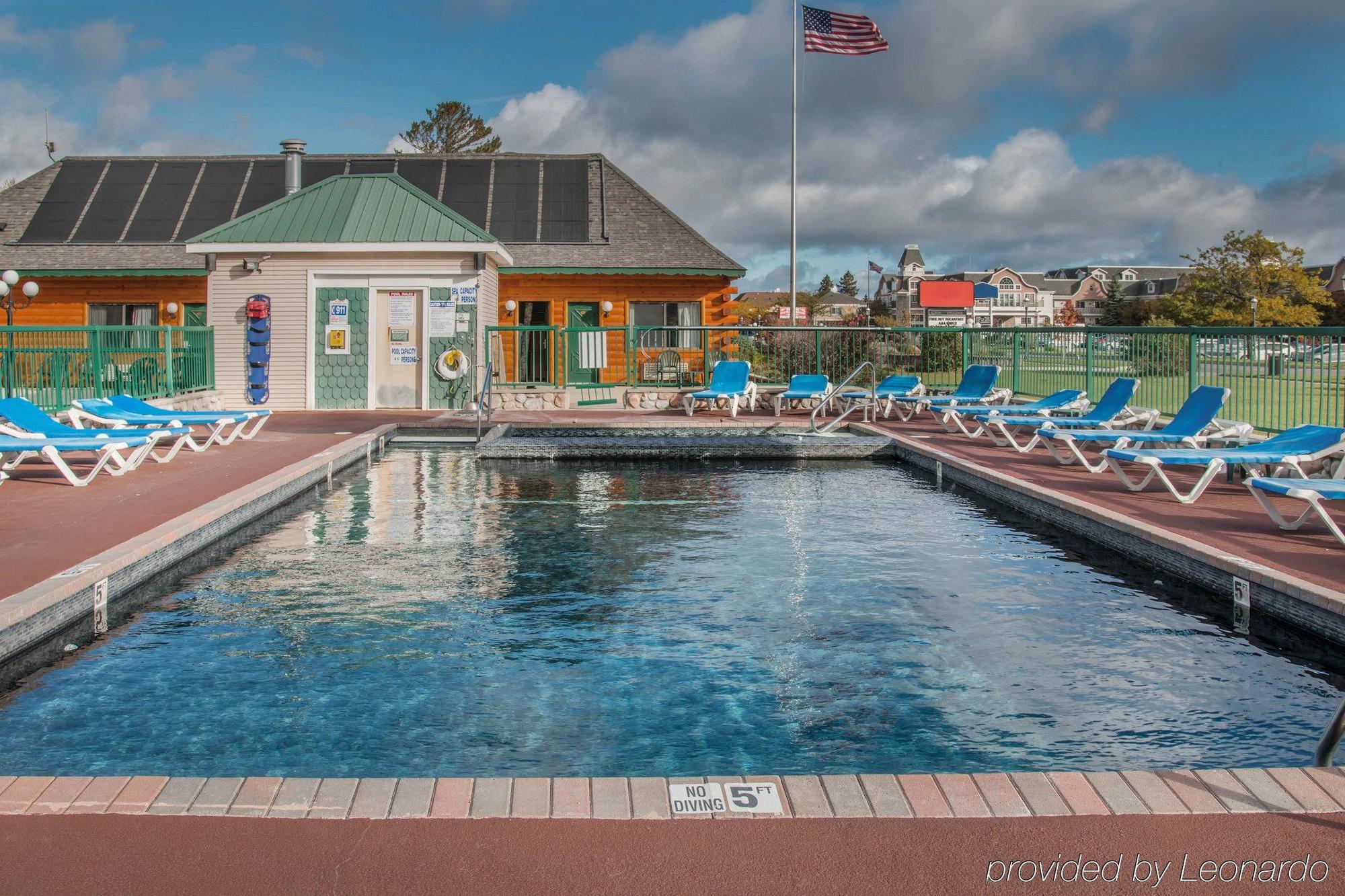Econo Lodge Bayview Mackinaw City Extérieur photo