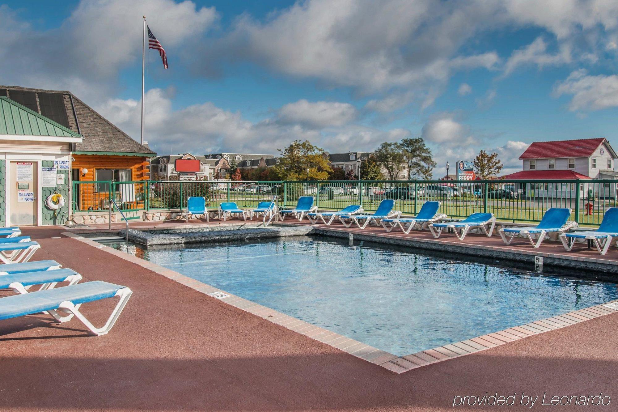 Econo Lodge Bayview Mackinaw City Extérieur photo
