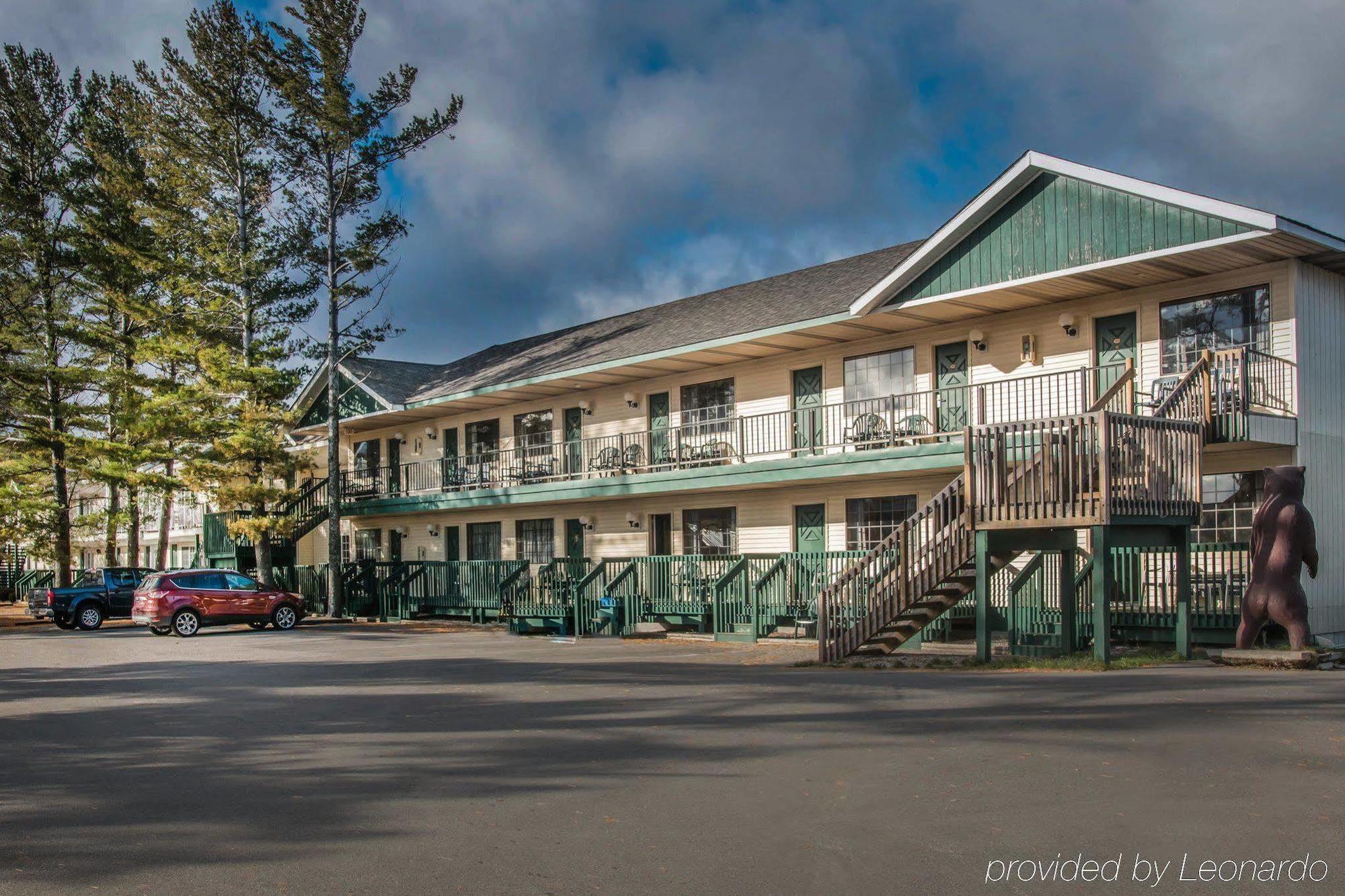 Econo Lodge Bayview Mackinaw City Extérieur photo