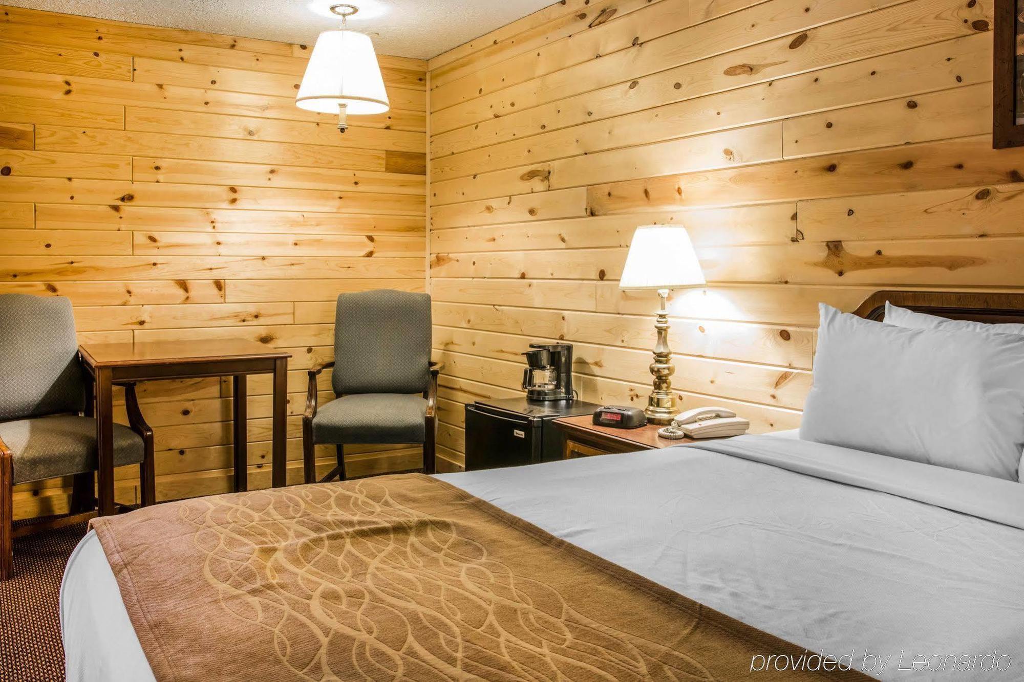 Econo Lodge Bayview Mackinaw City Extérieur photo