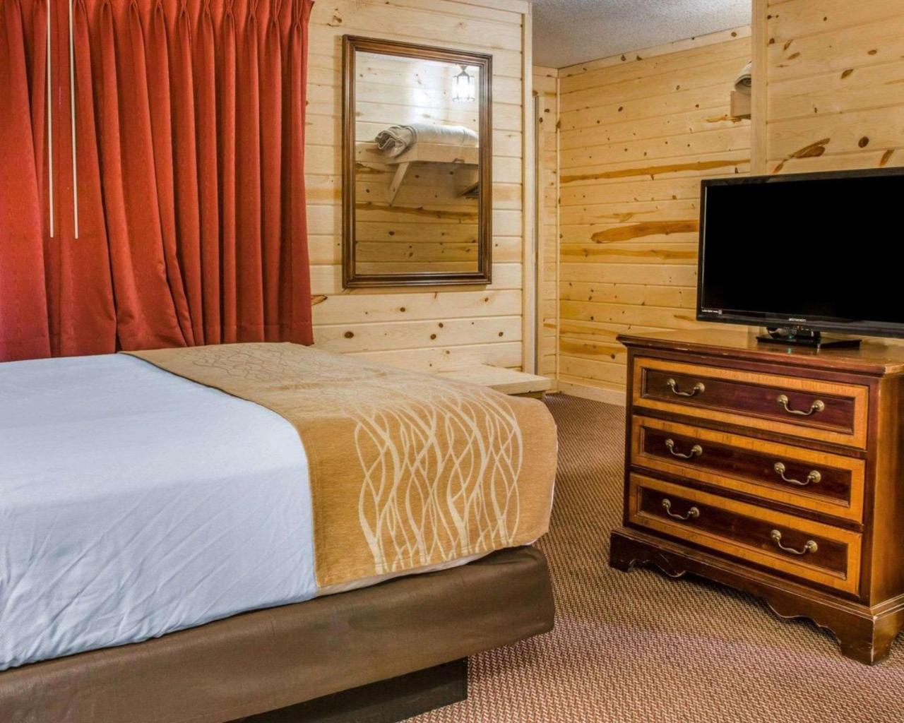 Econo Lodge Bayview Mackinaw City Extérieur photo